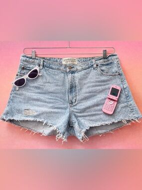 Abercrombie 90s Relaxed Cutoff Shorts 37 4X High Rise Distressed